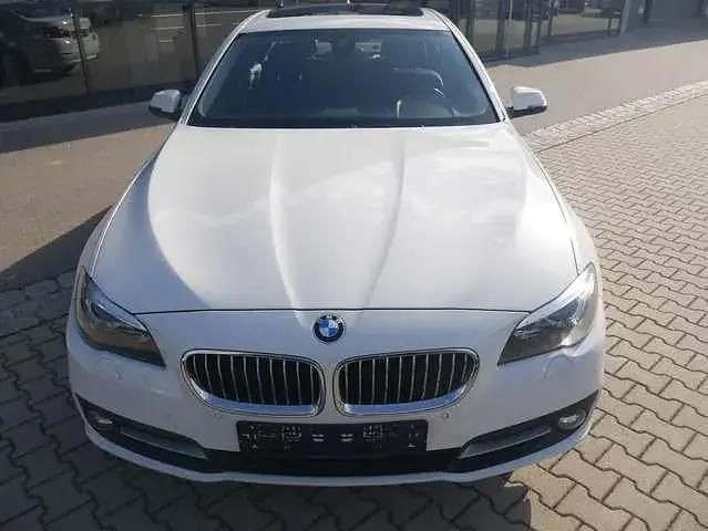 Gebraucht BMW 530 Performance 258 PS (189 kW) 2016 Alpinweiss iii Limousine