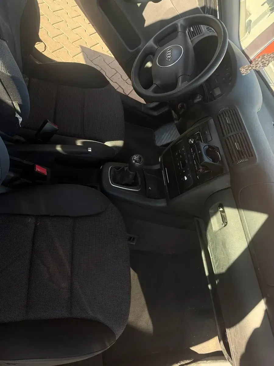 Gebraucht Audi A3 Ambition 102 PS (75 kW) 2001 Andere farben Kleinwagen