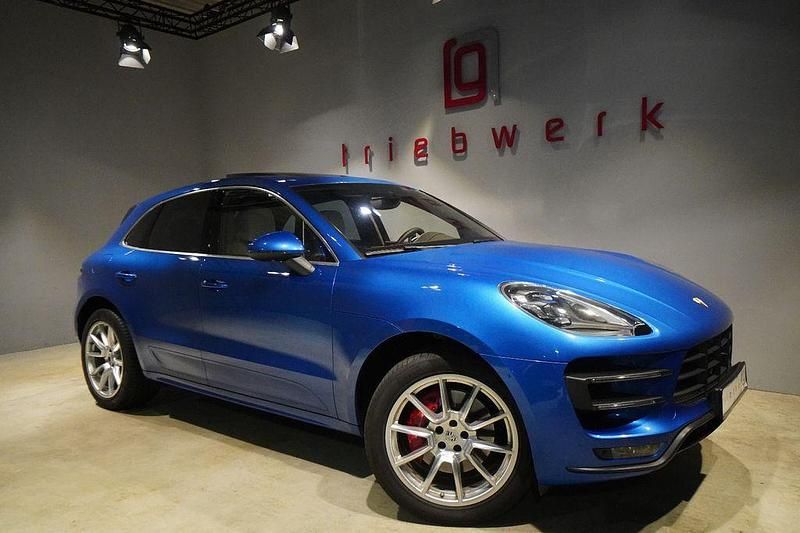 Blau Gebraucht 2016 Porsche Macan Turbo SUV | 36.441 € (Guter Preis) - Bild 1/3