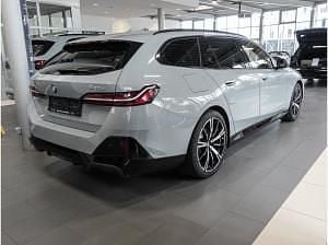 Neu BMW 520 M Sport 197 PS (144 kW) 2026 Grau (m brooklyn grau metallic) Kombi