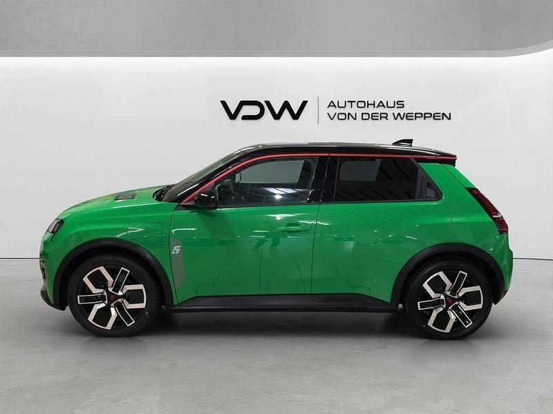 Neu Renault 5 E-Tech Komfort 110 kW (150 PS) 2026 Grün Limousine