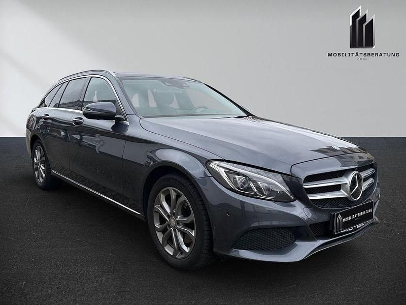 Gebraucht Mercedes C220 Avantgarde 170 PS (125 kW) 2015 Grau Limousine