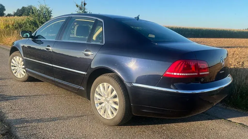 Gebraucht VW Phaeton 300 PS (220 kW) 2011 Blau Limousine