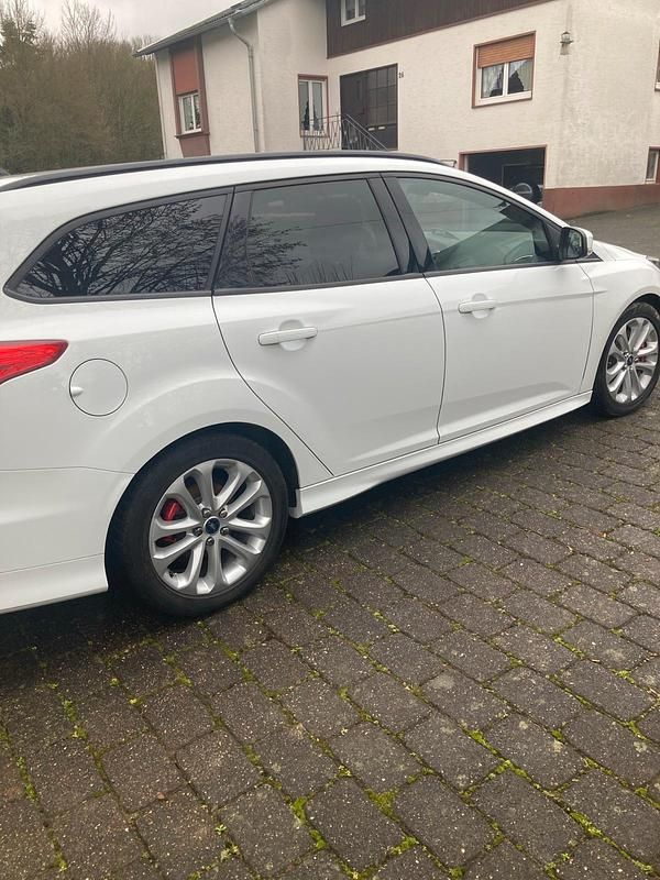 Gebraucht Ford Focus ST 250 PS (183 kW) 2014 Weiß Kombi