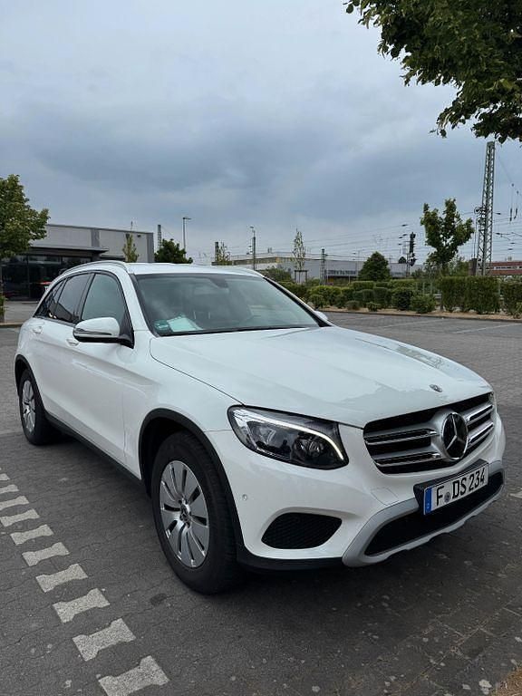 Weiß Gebraucht 2018 Mercedes GLC250 SUV | 23.000 € (Superpreis) - Bild 1/4