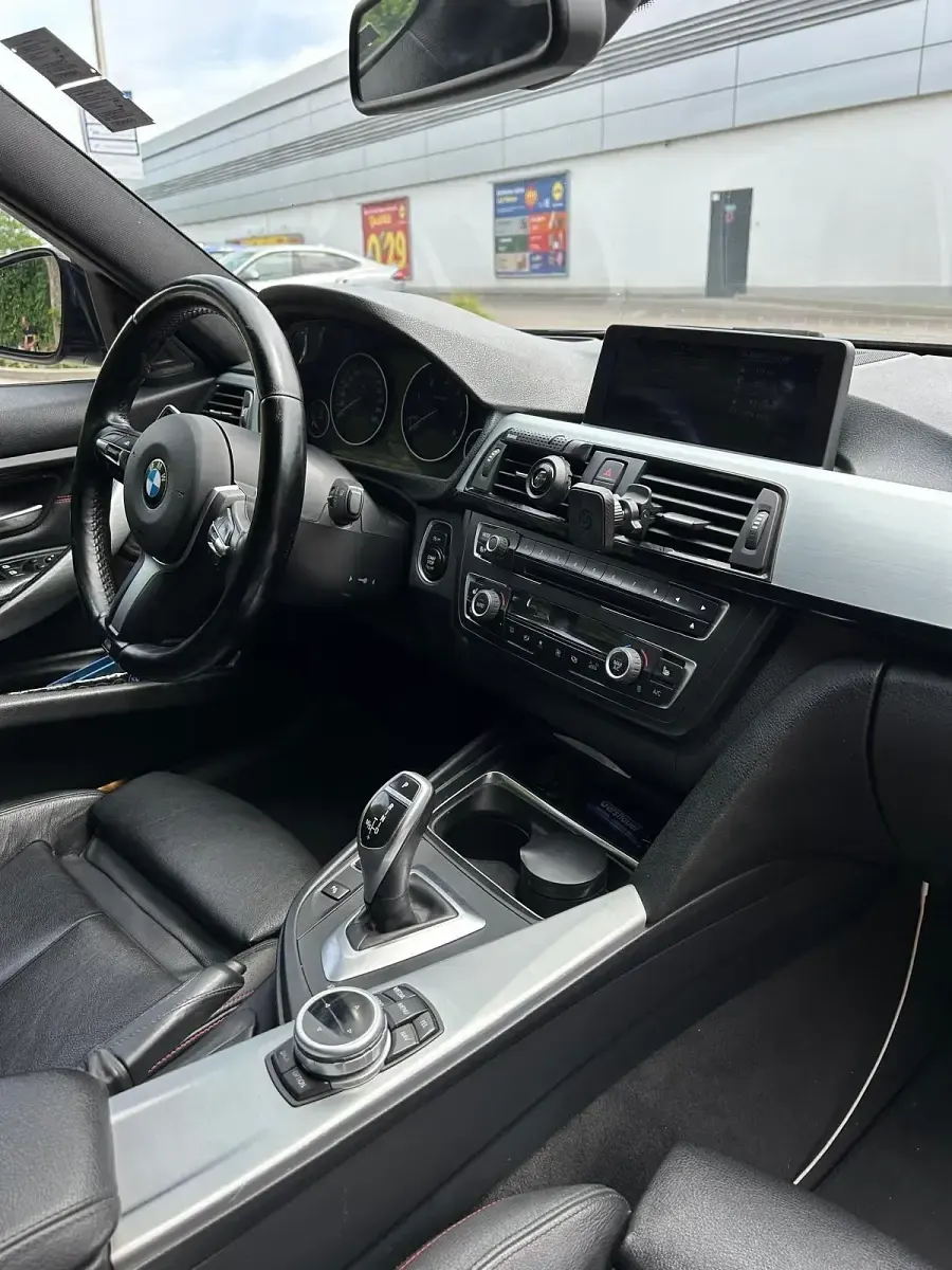 Gebraucht BMW 330 M Sport 258 PS (189 kW) 2012 Schwarz Limousine