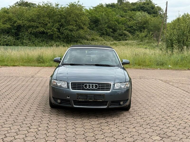 Grau Gebraucht 2004 Audi A4 Cabriolet Sport Cabrio | 5.490 € (Fairer Preis) - Bild 1/4