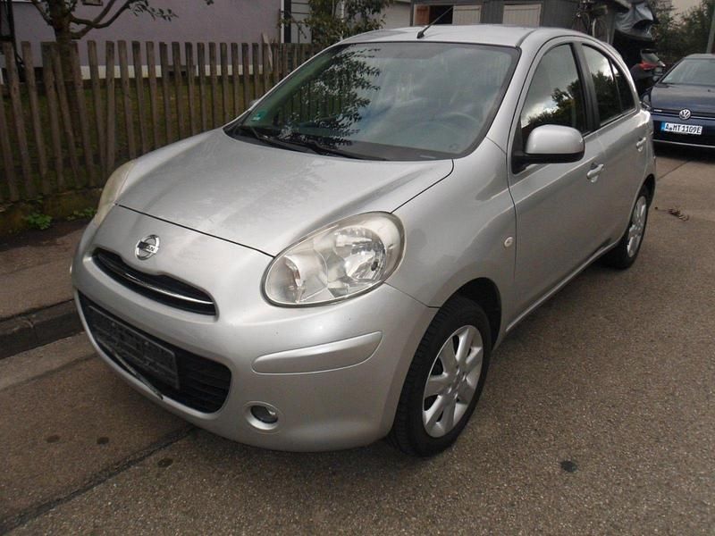 Silber Gebraucht 2013 Nissan Micra Kleinwagen | 3.100 € (Guter Preis) - Bild 1/4