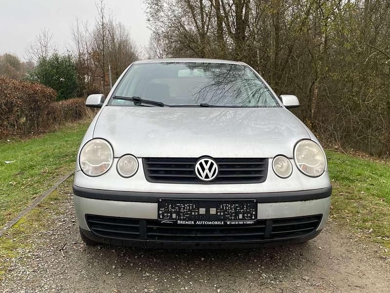 Gebraucht VW Polo Comfortline 64 PS (47 kW) 2002 Silber Kleinwagen