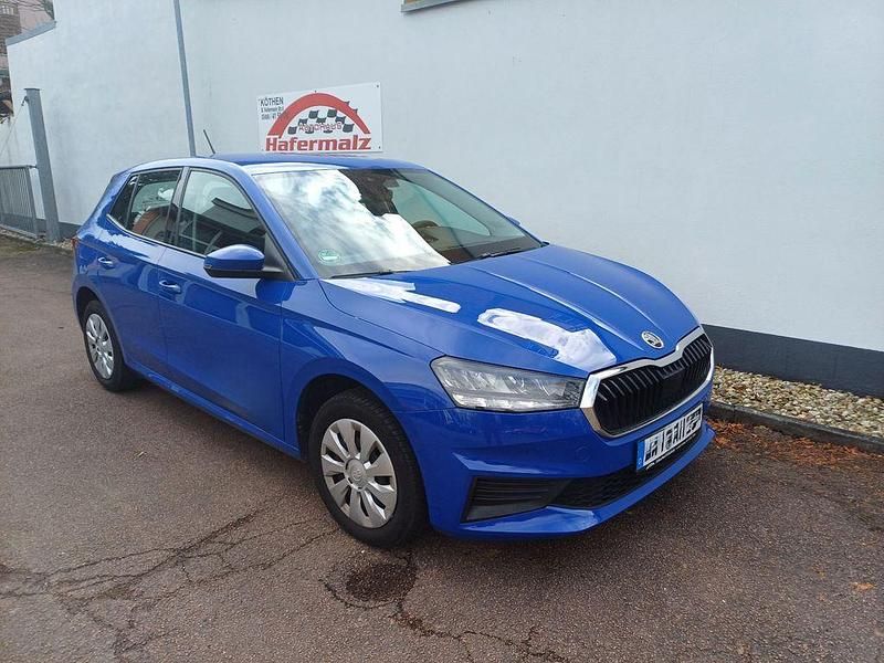 Blau Gebraucht 2023 Skoda Fabia Active Kleinwagen | 13.690 € (Fairer Preis) - Bild 1/4