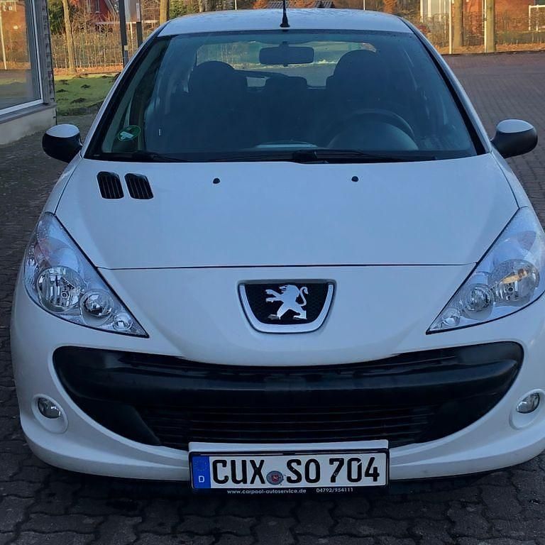 Gebraucht Peugeot 206 60 PS (44 kW) 2010 Weiß Limousine