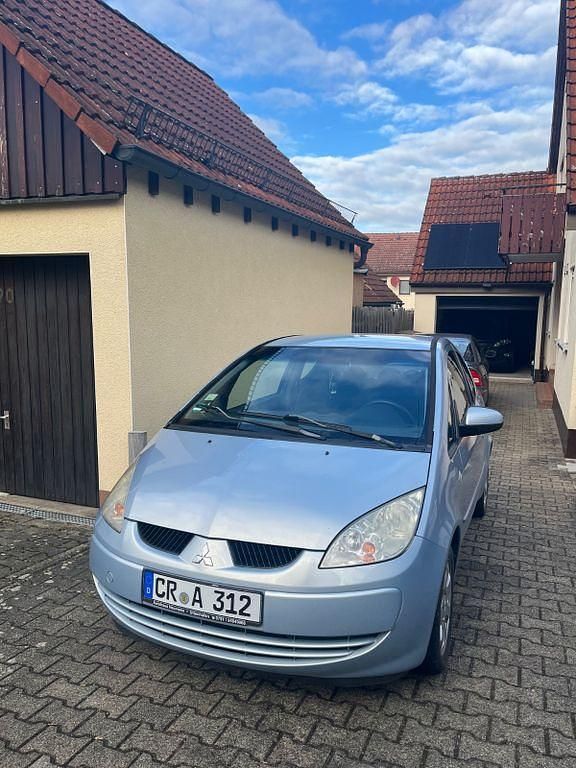 Grau Gebraucht 2005 Mitsubishi Colt Invite Limousine | 1.200 € (Fairer Preis) - Bild 1/4