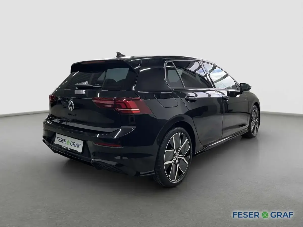Gebraucht VW Golf VIII R 150 PS (110 kW) 2025 Grenadillschwarz metallic Limousine