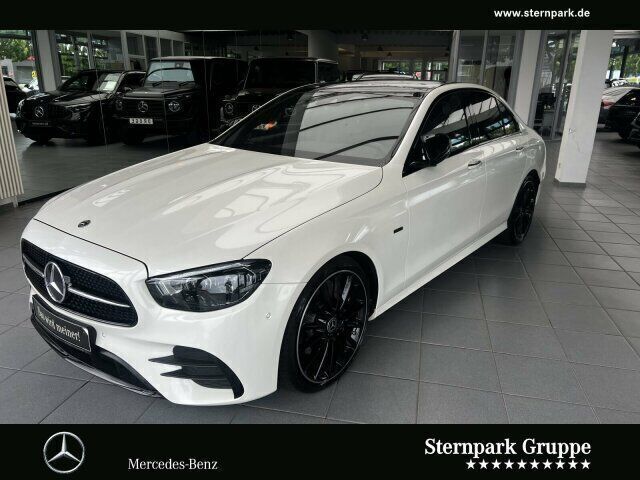 Weiss Gebraucht 2023 Mercedes E220 AMG Limousine | 51.890 € (Teuer) - Bild 1/4