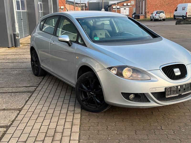Gebraucht Seat Leon 105 PS (77 kW) 2006 Silber Limousine