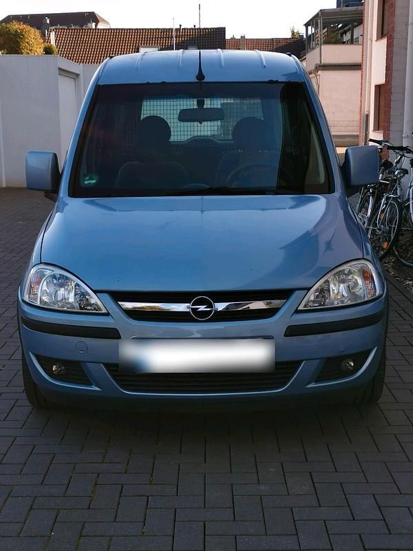 Gebraucht Opel Combo 90 PS (66 kW) 2009 Silber Van / Kleinbus