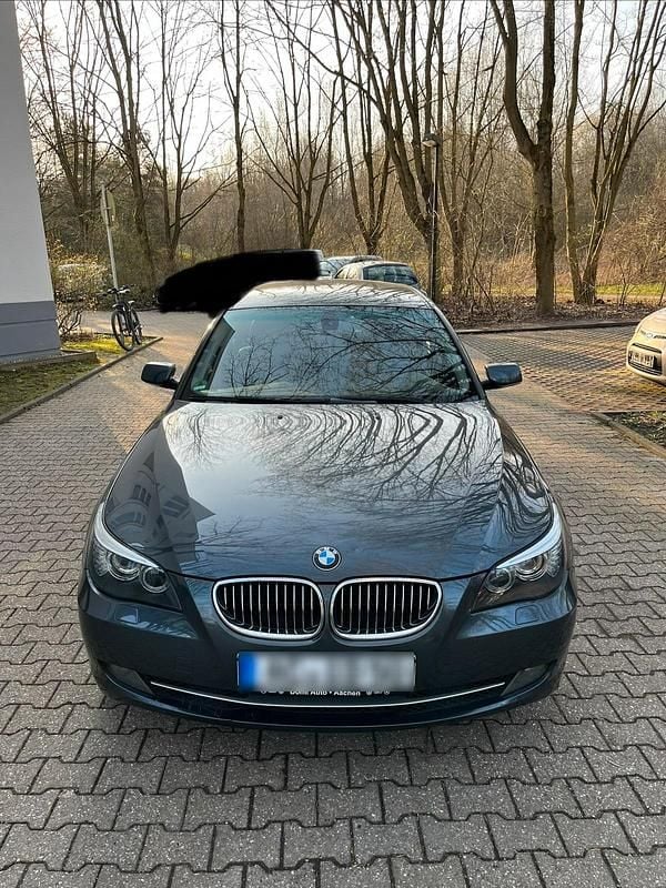 Gebraucht BMW 560L 197 PS (144 kW) 2009 Grau Limousine