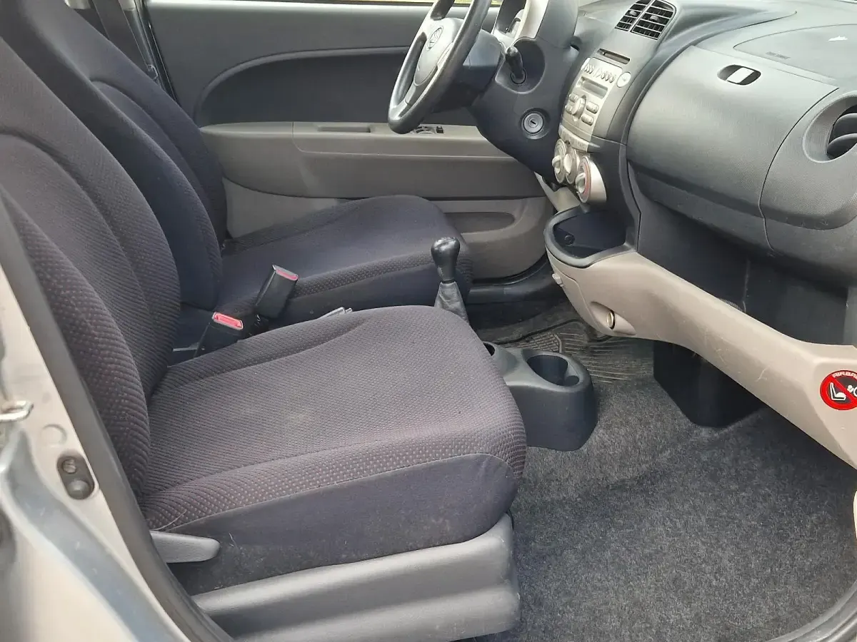 Gebraucht Daihatsu Sirion 69 PS (50 kW) 2006 Silber Kleinwagen