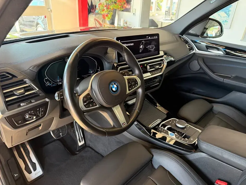 Gebraucht BMW iX3 Impressive 210 kW (286 PS) 2023 Schwarz SUV