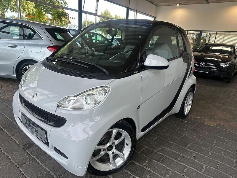 Grau Gebraucht 2009 Smart ForTwo Coupé Coupé | 4.890 € (Fairer Preis) - Bild 1/4