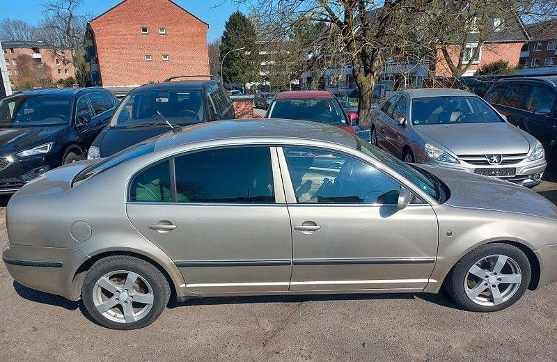 Beige Gebraucht 2005 Skoda Superb Limousine | 2.950 € (Fairer Preis) - Bild 1/4