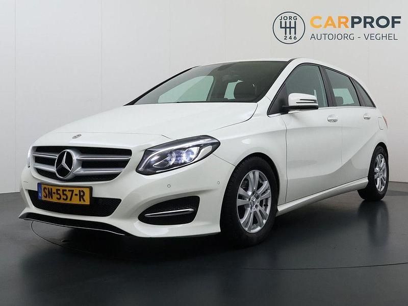 Gebraucht Mercedes B200 Business 136 PS (100 kW) 2018 Weiß Van / Kleinbus