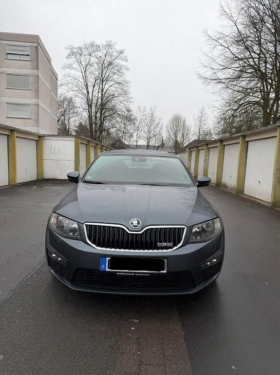 Gebraucht Skoda Octavia RS 184 PS (135 kW) 2016 Grau Kleinwagen