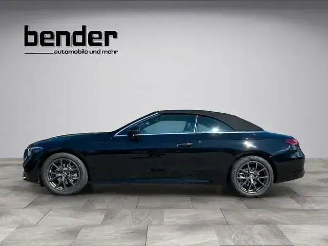 Gebraucht Mercedes CLE200 205 PS (150 kW) 2025 Schwarz Cabrio