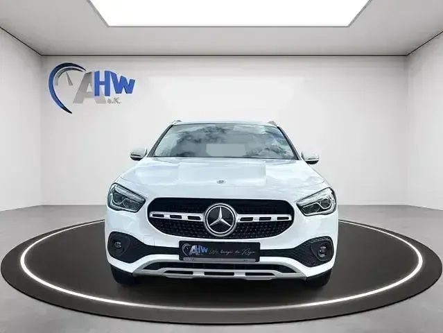 Gebraucht Mercedes GLA200 Style 163 PS (119 kW) 2021 Weiß SUV