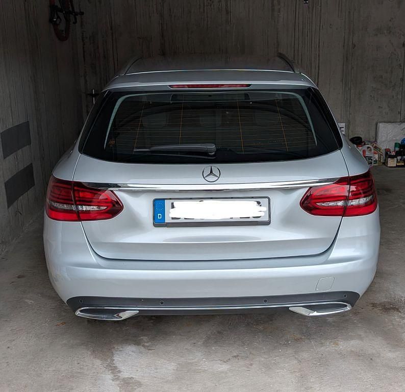 Gebraucht Mercedes C180 156 PS (114 kW) 2020 Silber Limousine