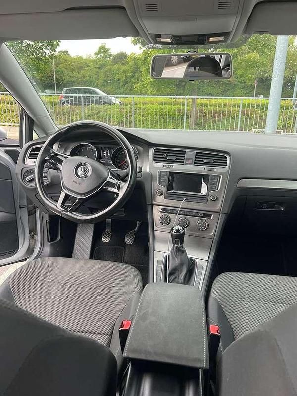 Gebraucht VW Golf VII 105 PS (77 kW) 2014 Limousine