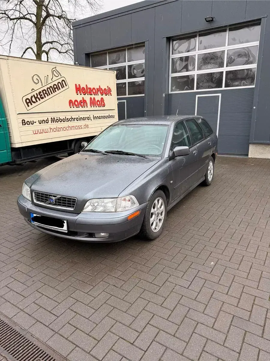 Gebraucht Volvo V40 122 PS (89 kW) 2004 Grau Kombi