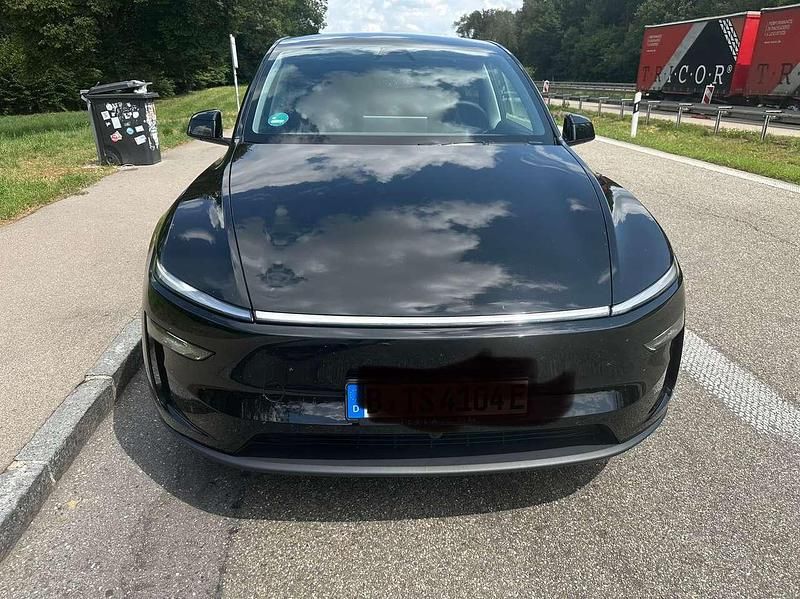 Gebraucht Tesla Model Y 275 kW (375 PS) 2025 Schwarz SUV
