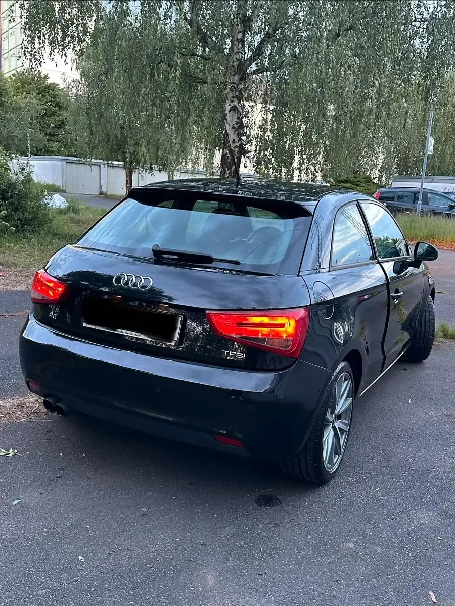 Używany Audi A1 122 KM (89 kW) 2010 Czarny Hatchback
