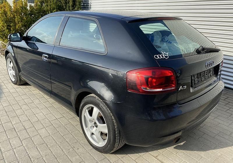 Gebraucht Audi A3 Attraction 105 PS (77 kW) 2012 Schwarz Kleinwagen