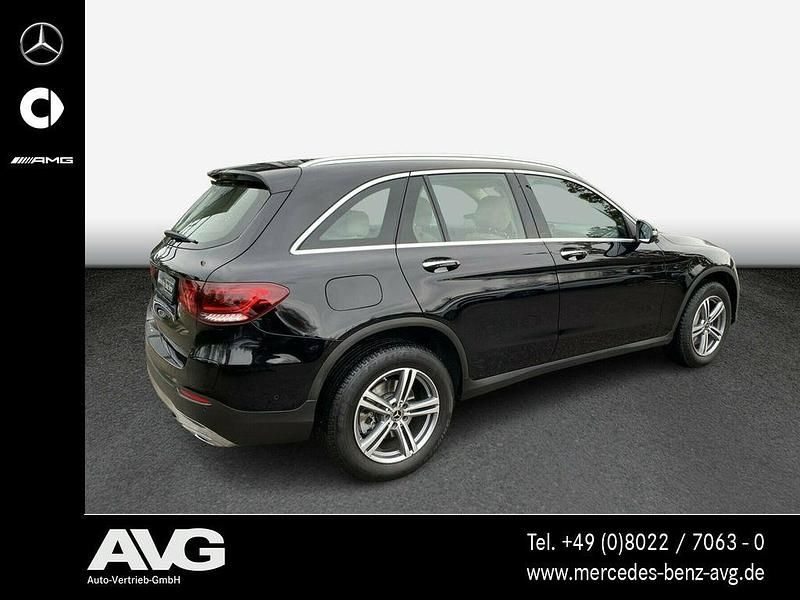 Gebraucht Mercedes GLC300e Advanced 320 PS (235 kW) 2020 Unilack schwarz SUV