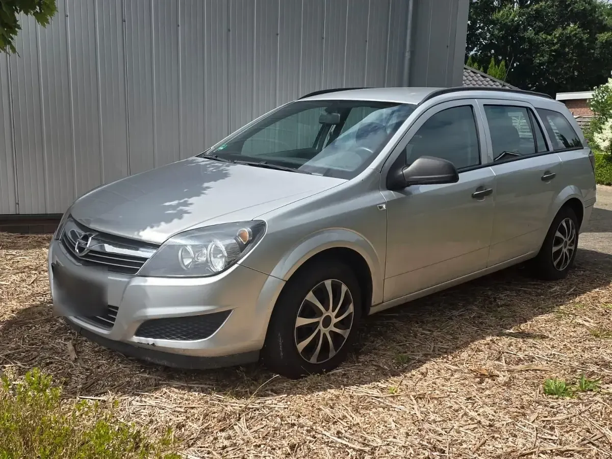 Gebraucht Opel Astra 2010 Silber Kombi