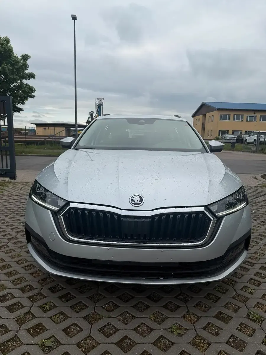 Gebraucht Skoda Octavia 150 PS (110 kW) 2021 Silber Kombi