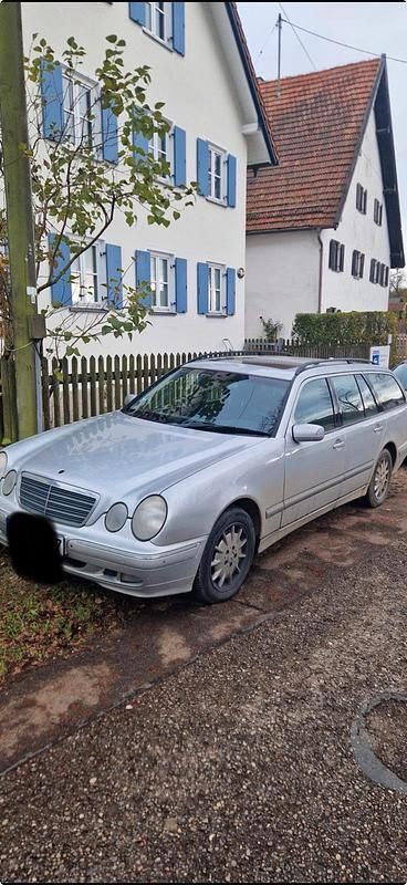 Gebraucht Mercedes E270 Elegance 170 PS (125 kW) 2001 Silber Kombi