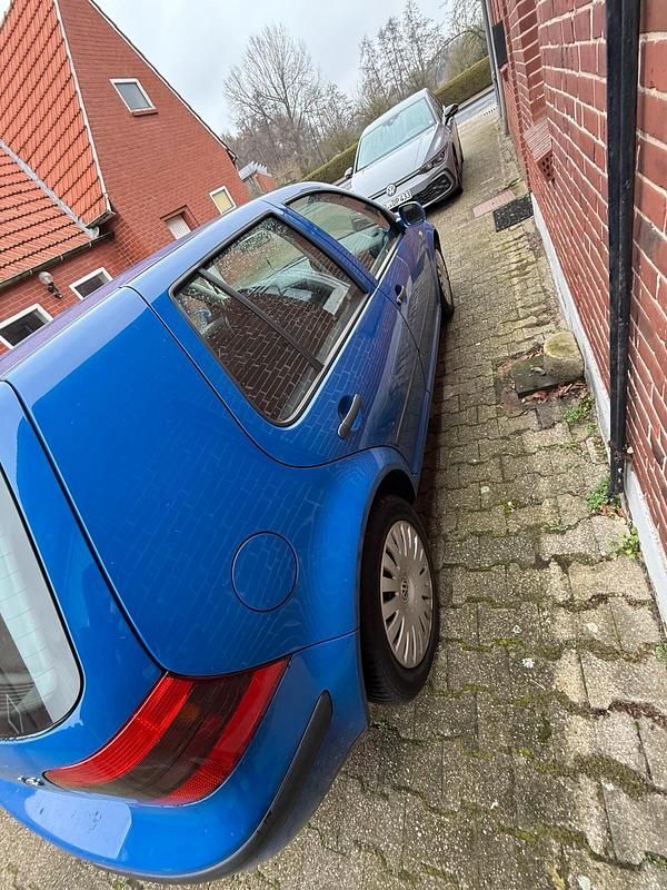 Gebraucht VW Golf IV 100 PS (73 kW) 2001 Blau Kleinwagen