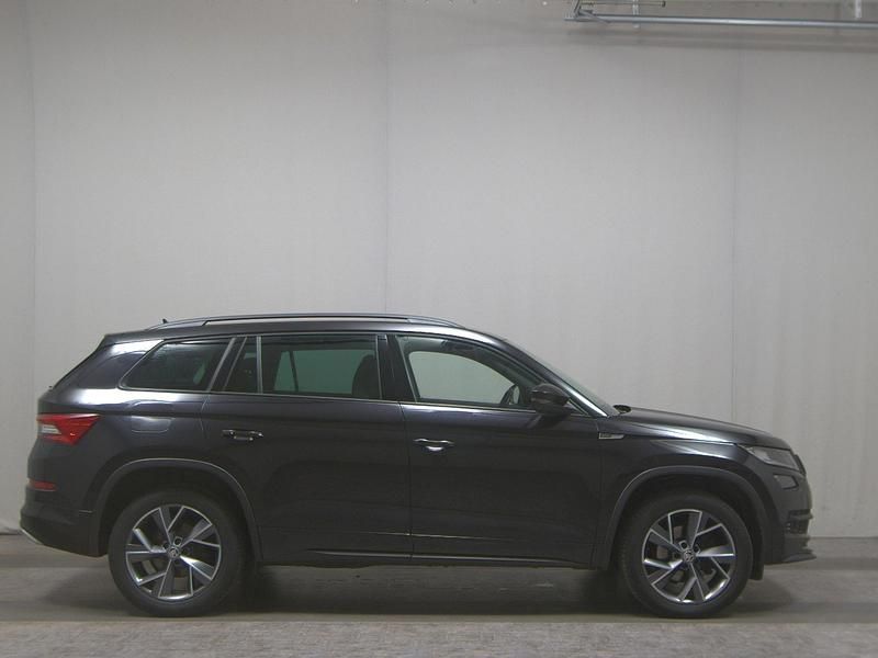 Schwarz Gebraucht 2021 Skoda Kodiaq SportLine SUV | 24.480 € (Etwas zu teuer) - Bild 1/4