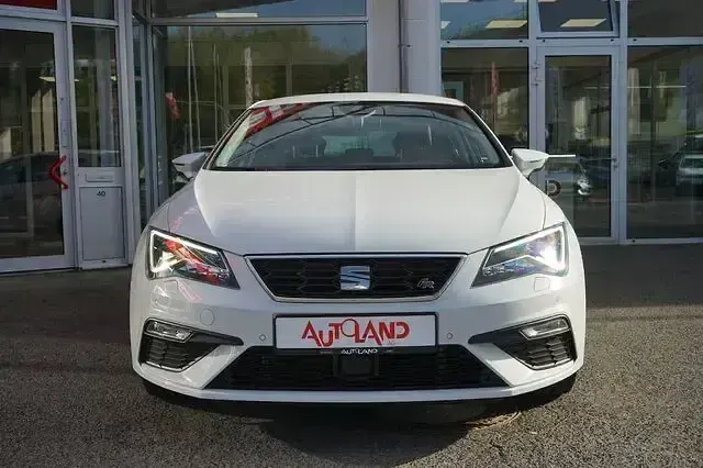Używany Seat Leon Beats 150 KM (110 kW) 2020 Biały Sedan/Limuzyna