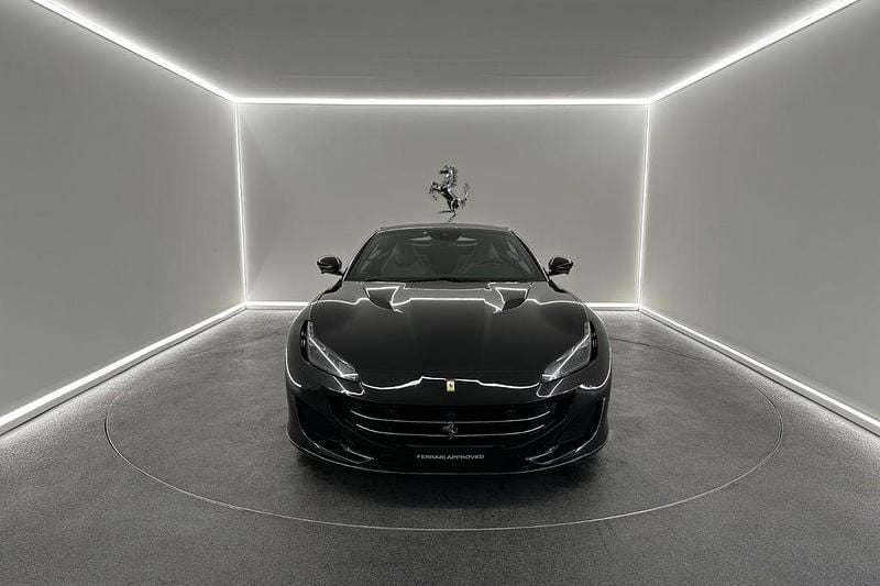 Second-hand Ferrari Portofino 600 CP (441 kW) 2019 Negru Cabrio