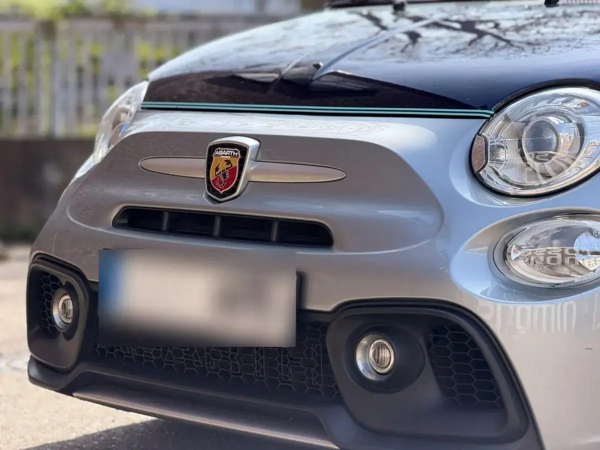 Gebraucht Abarth 695 180 PS (132 kW) 2018 Andere farben Kleinwagen