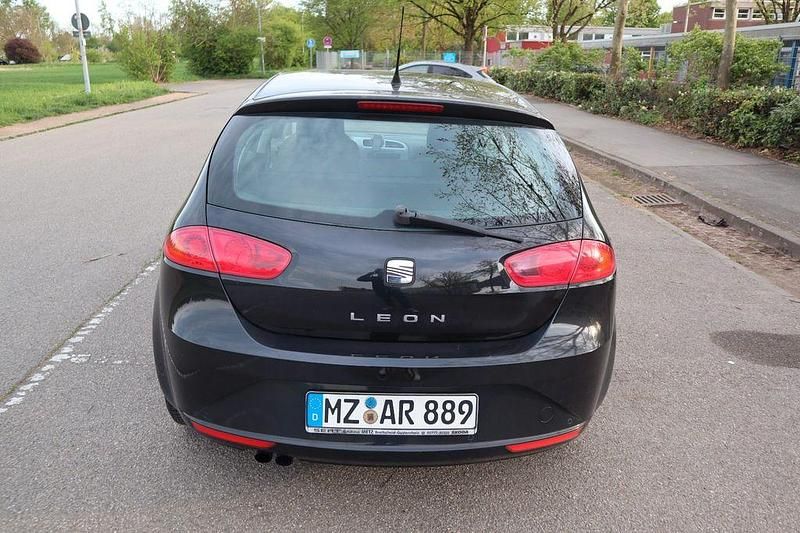 Second-hand Seat Leon 125 CP (91 kW) 2009 Negru Hatchback