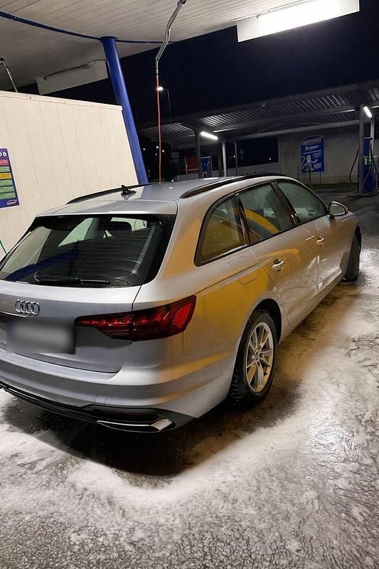 Gebraucht Audi A4 Ambiente 163 PS (119 kW) 2021 Silber Kombi