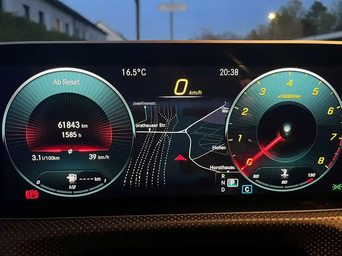 Gebraucht Mercedes CLA200 AMG line 163 PS (119 kW) 2020 Schwarz Coupé