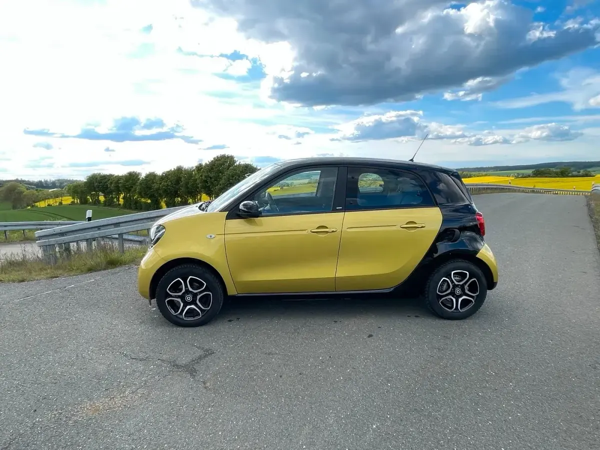 Occasion Smart ForFour 70 ch (51 kW) 2016 Jaune Citadine