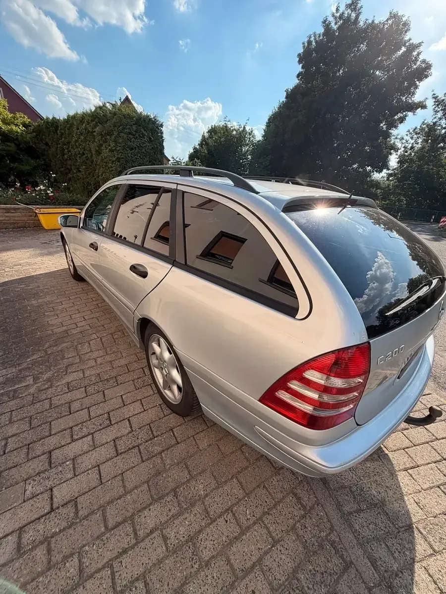 Gebraucht Mercedes C200 Elegance 122 PS (89 kW) 2006 Silber Kombi