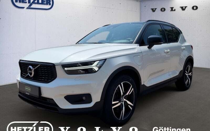 Weiß Gebraucht 2020 Volvo XC40 R-Design SUV | 29.900 € (Fairer Preis) - Bild 1/4